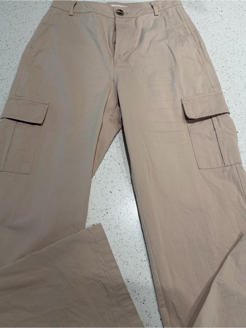 Elodie Women's Wide-Leg Cargo Pants in Khaki